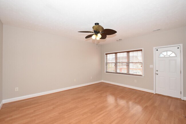 Building Photo - 109 Canyon Ct