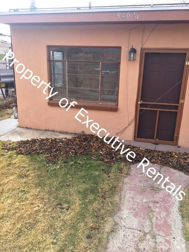 Building Photo - 540 1/2 S. Tornillo - 2 Bedroom Home With ...