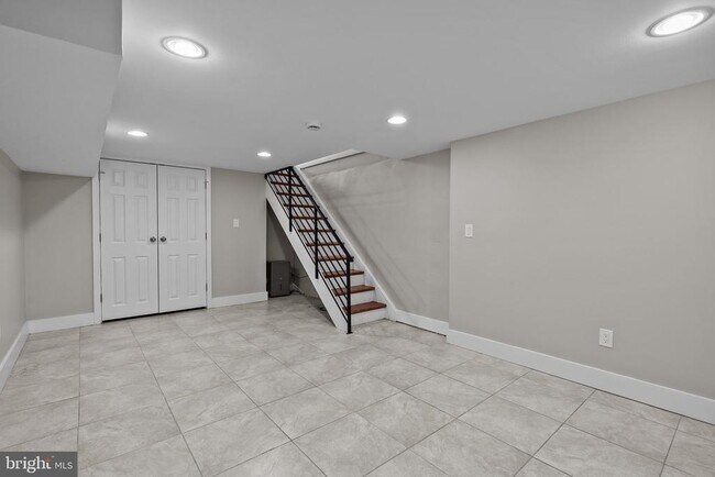 Building Photo - 2142 N Percy St