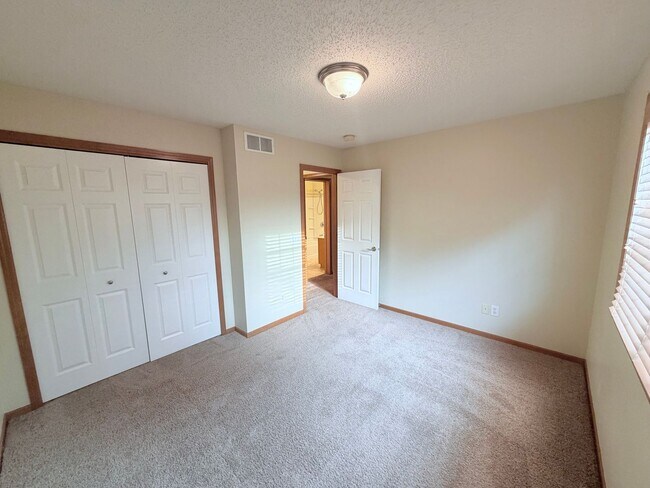 Building Photo - Spacious Bailey’s Arbor Townhome! 2BR + Bonus Living Room & Resort-Style Amenities!!