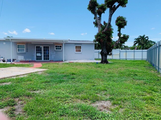 Building Photo - 17010 NW 53rd Ave