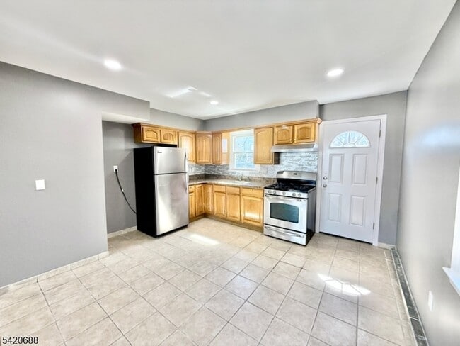 Building Photo - 30 Cottage Pl