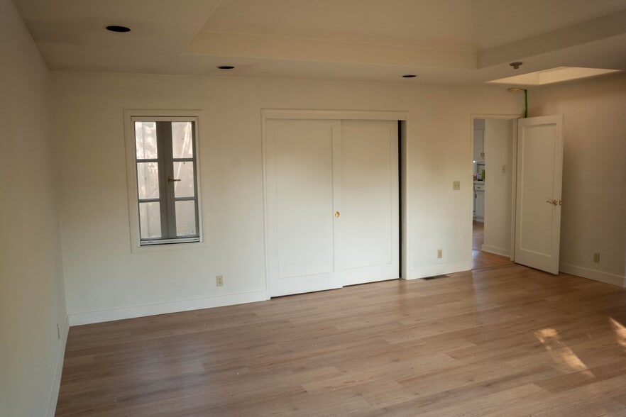 Building Photo - 1298 Sandra Dr