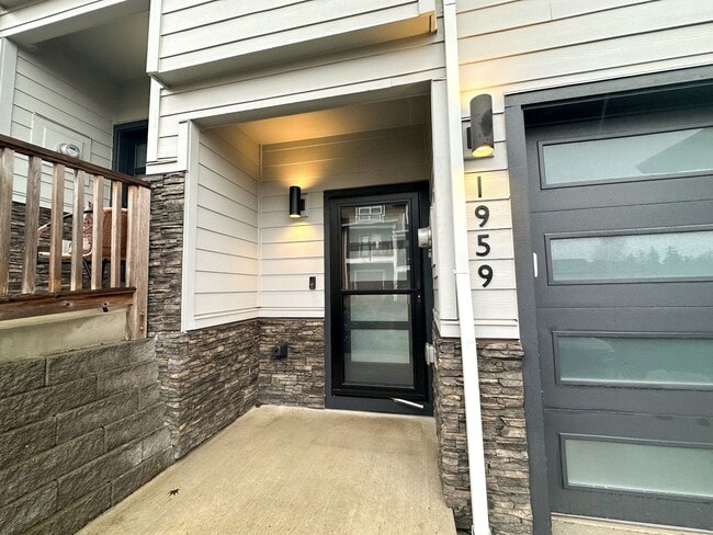 Primary Photo - Welcome Home — Modern Townhome in South Salem’s McKenzie Ridge