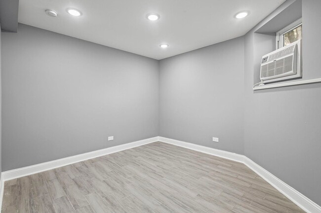 Building Photo - 1841 S Kedzie Ave