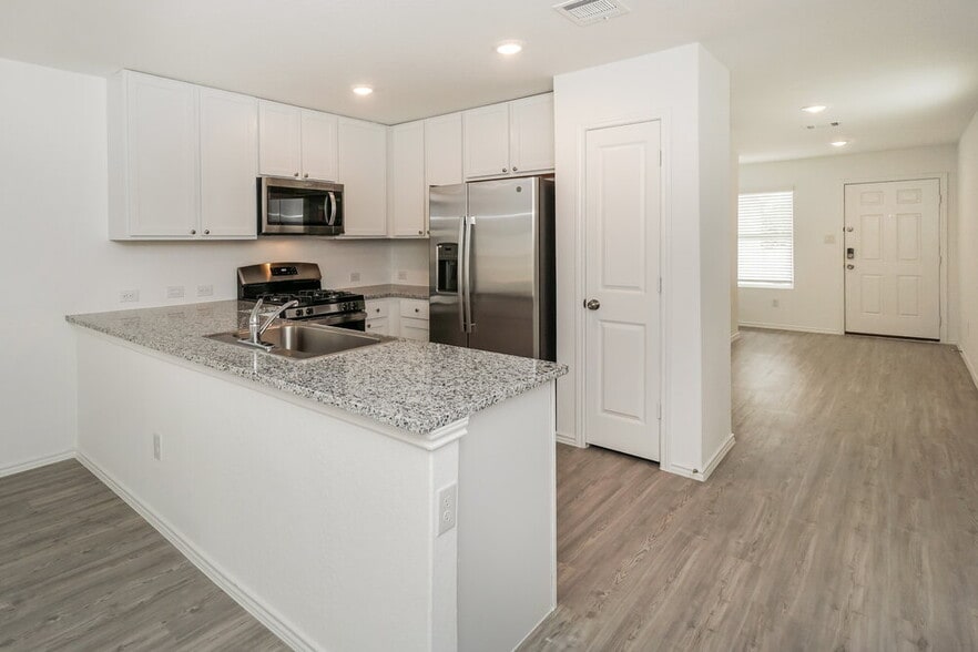 Building Photo - 10121 Bridgton Mill