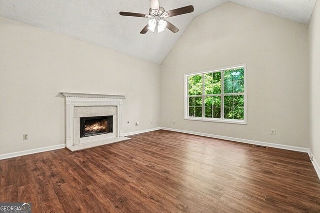 Building Photo - 181 N Springs Dr