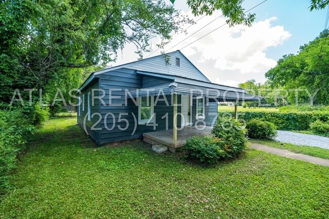 Building Photo - Don't miss this beautifully renovated 2-be...
