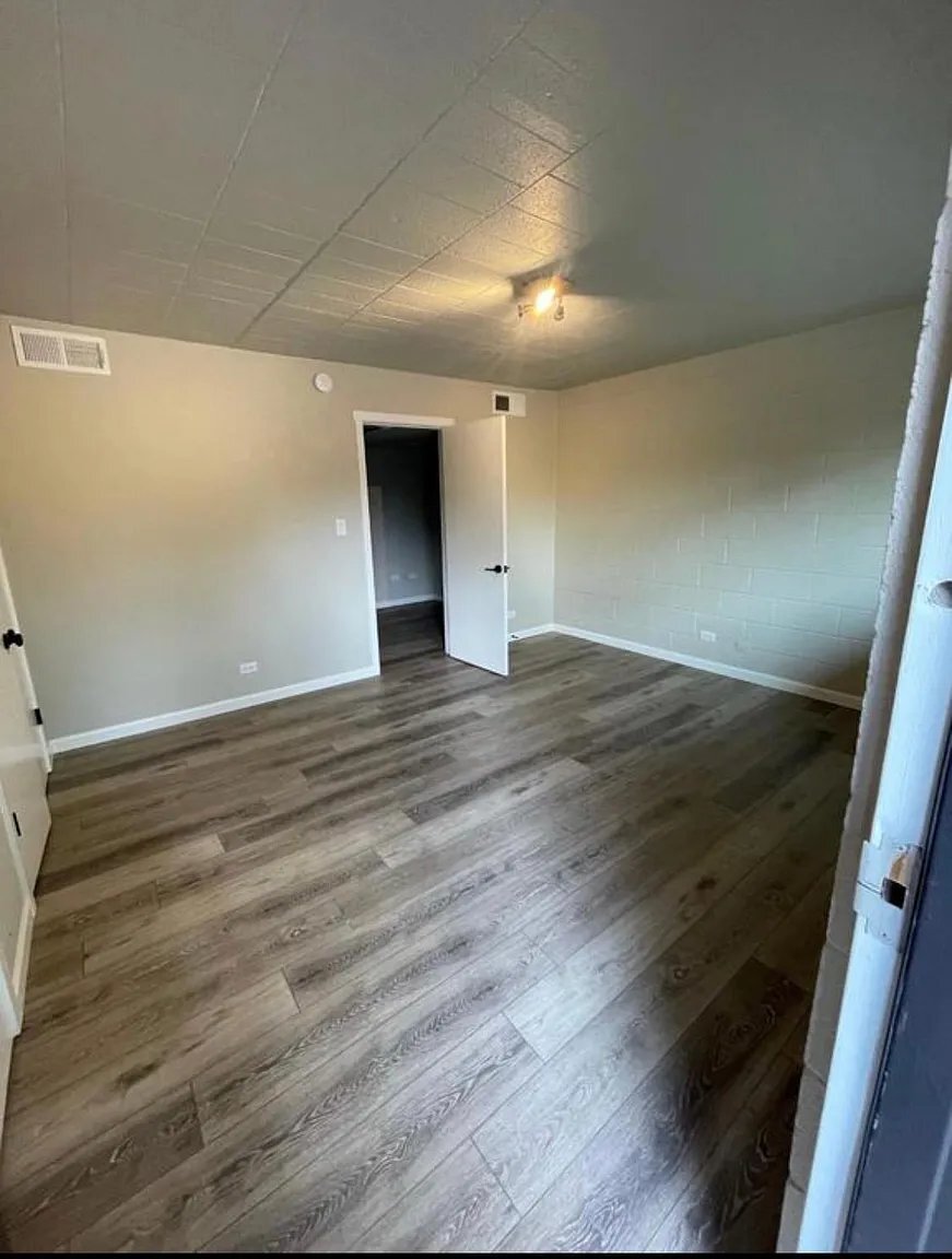 Building Photo - 111 S Meldrum St