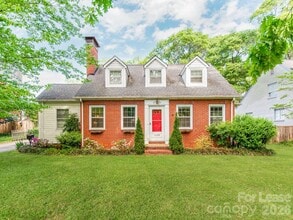 Building Photo - 1209 Oakwood Ave