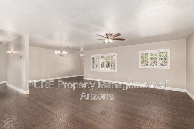Building Photo - 417 E Rose Ln