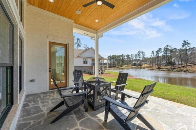 Building Photo - 1270 Glen Eagle Dr