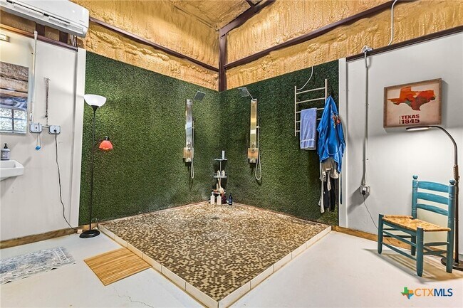 Building Photo - 218 Alexandra Ln