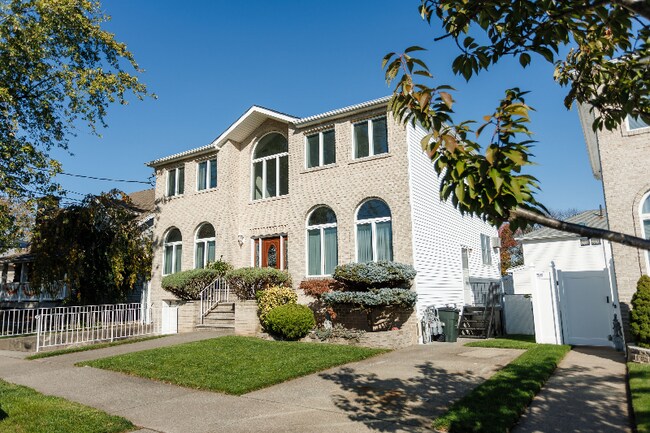 Primary Photo - 599 Wilson Ave