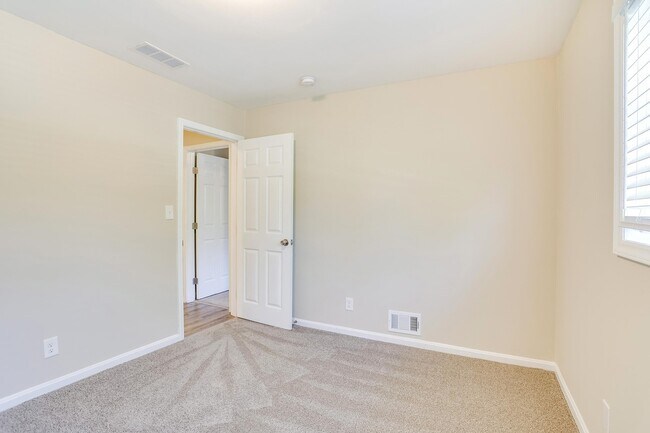 Building Photo - 2572 Glenrock Dr