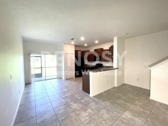 Building Photo - REDUCED with $300 Credit for 8/1 Move-in Spacious 3/2.5/1 Townhome in Riverview