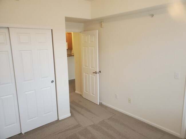 Building Photo - 15700 E Jamison Dr