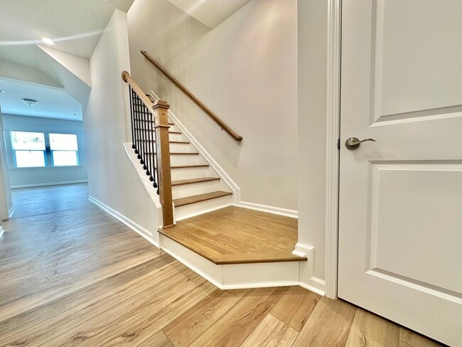 Building Photo - Spacious 3BD Townhome in Solana | 2-Car Garage | Pool, Gym & More