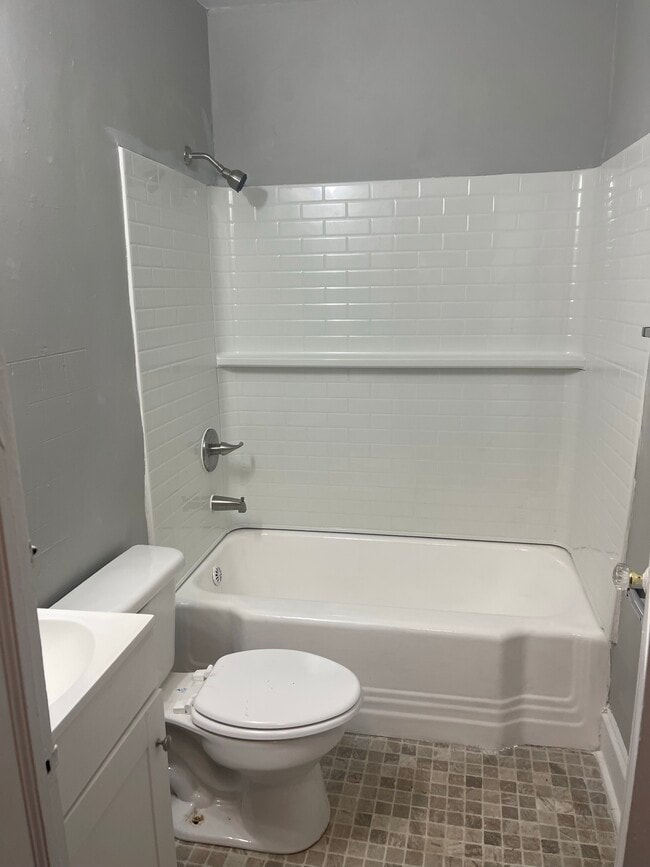 Building Photo - 1707 Dinwiddie Ave