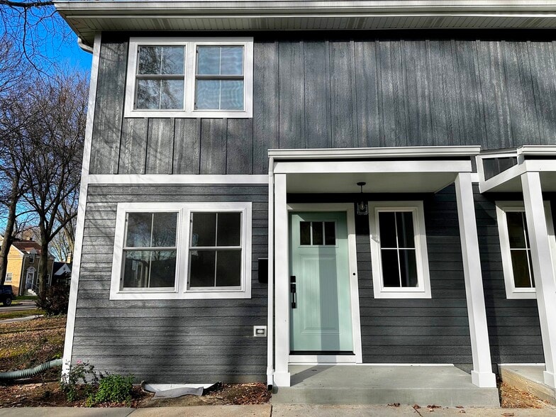 Primary Photo - 1415 Grey Ave