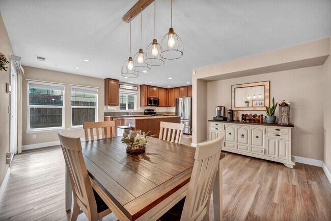 Building Photo - Currently being enjoyed by another resident - Available for move-in April 5th. Accepting tours fo...