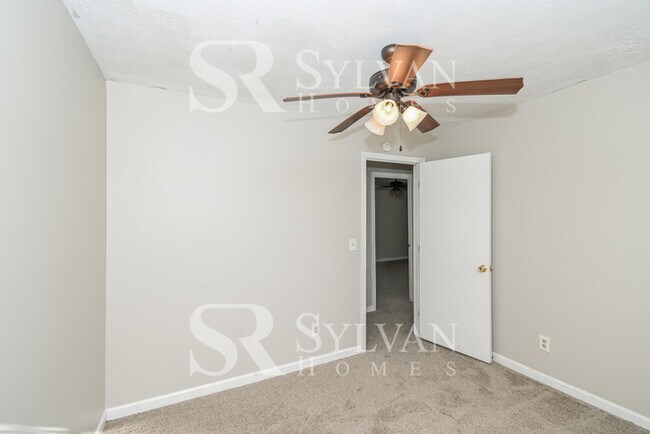 Building Photo - Discover Comfort and Convenience
