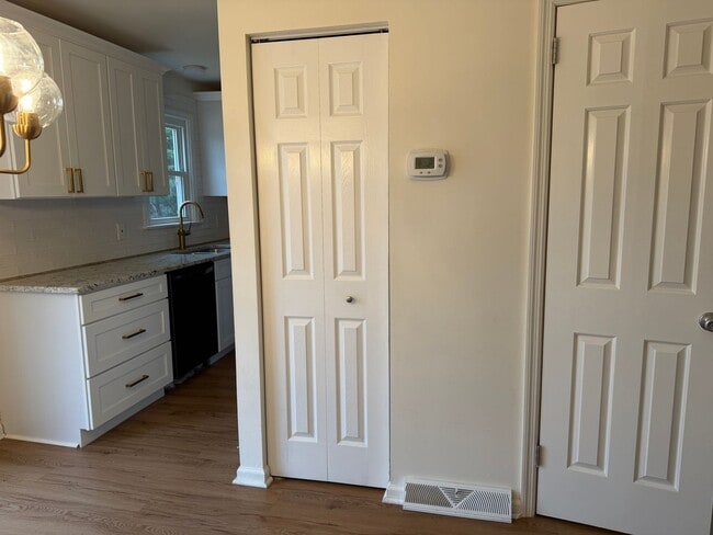 Building Photo - Quiet Neighborhood Updated 3BR Townhouse in Lancaster