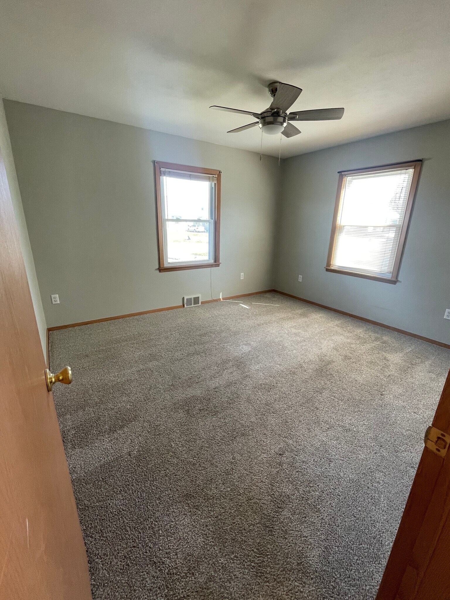 Building Photo - 1422 9th St NW