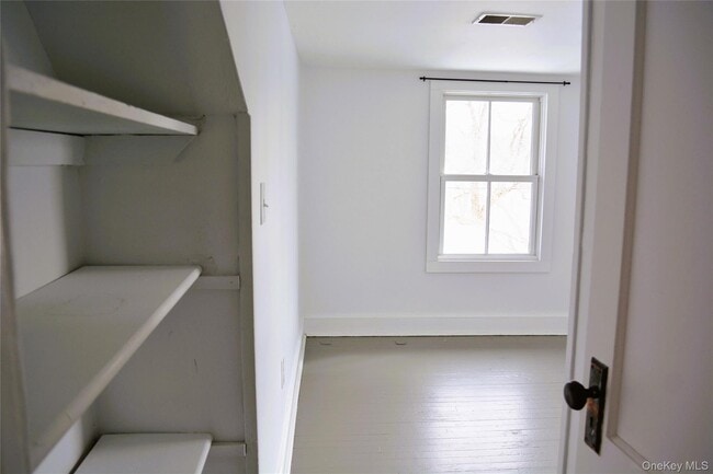 Building Photo - 2303 Lucas Turnpike