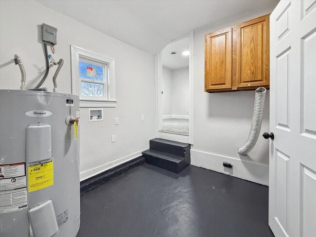 Building Photo - Renovated home in Heart of Hampton Roads
