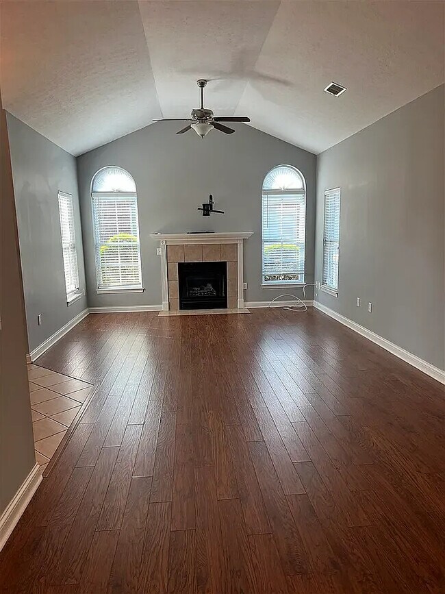 Building Photo - 2500 Crossings Blvd
