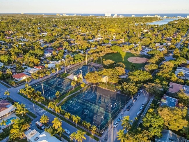 Building Photo - 1425 Madison St