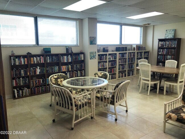 Building Photo - 1415 Ocean Shore Blvd