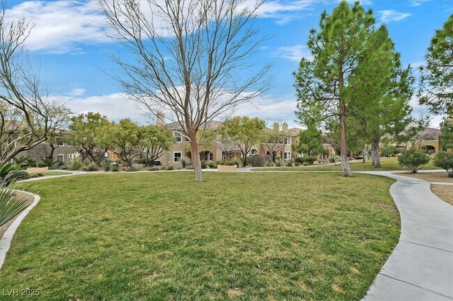 Building Photo - 825 Canterra St