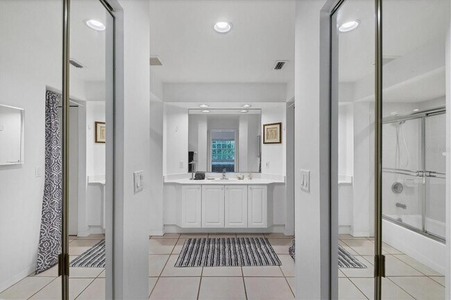 Building Photo - 3803 54th Dr W