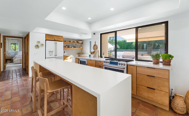 Building Photo - 9447 E Calle De Valle Dr