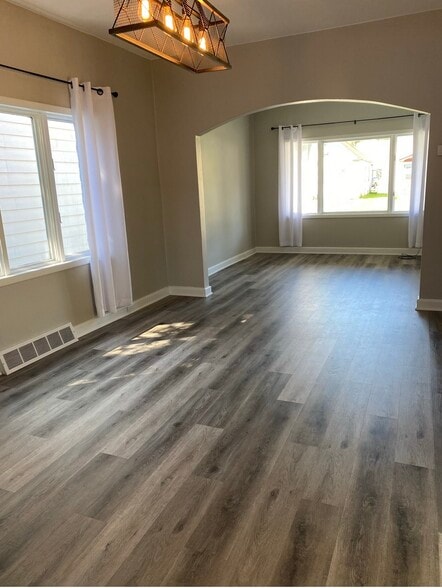 Building Photo - 3728 W 4th St