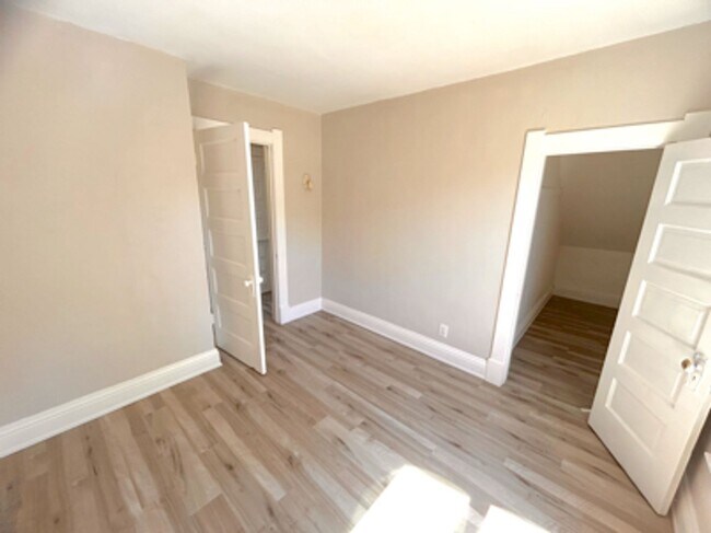 Building Photo - 3 Bed 1 Bath