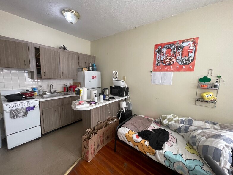 Primary Photo - 115 Commonwealth Ave