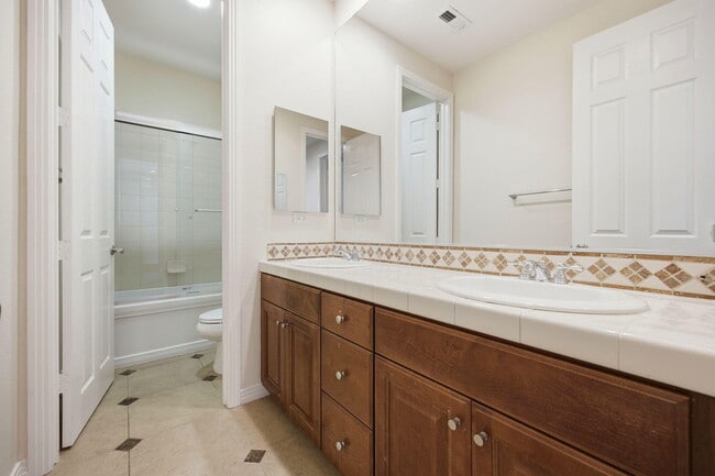 Building Photo - 35495 Domani Dr
