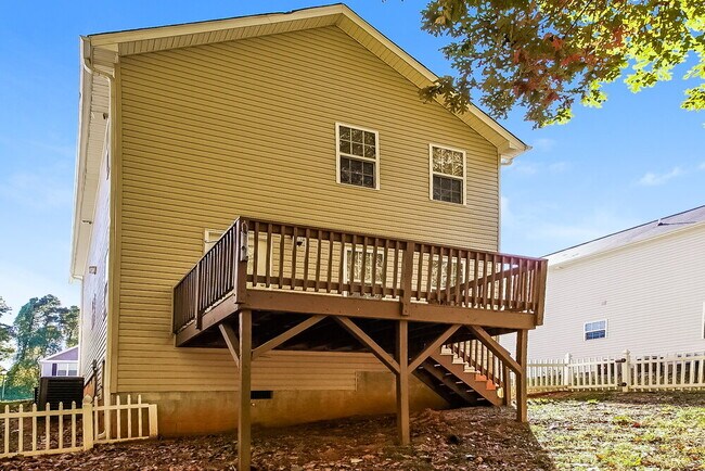 Building Photo - 109 Lookout Point Pl