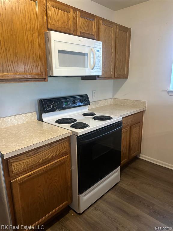 Building Photo - 3581 Reeves Dr