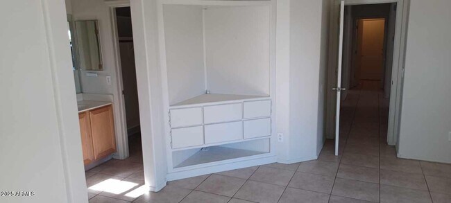 Building Photo - 3939 W Buckskin Trail