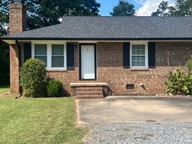 Building Photo - 611 Borders Rd