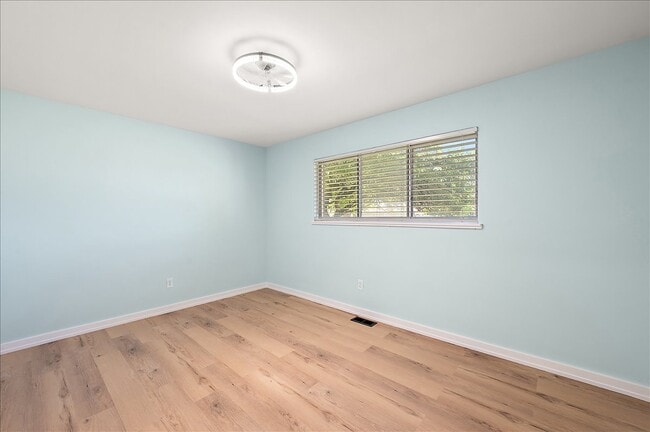 Building Photo - 11489 Anna Lisa Dr