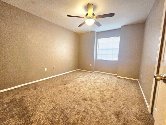 Building Photo - 13838 Fairway Island Dr