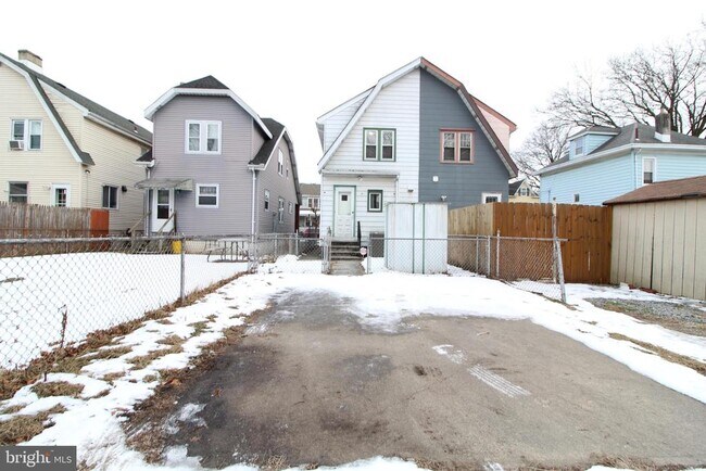 Building Photo - 42 Bismarck Ave