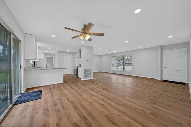 Building Photo - 3015 Peppermill Rd