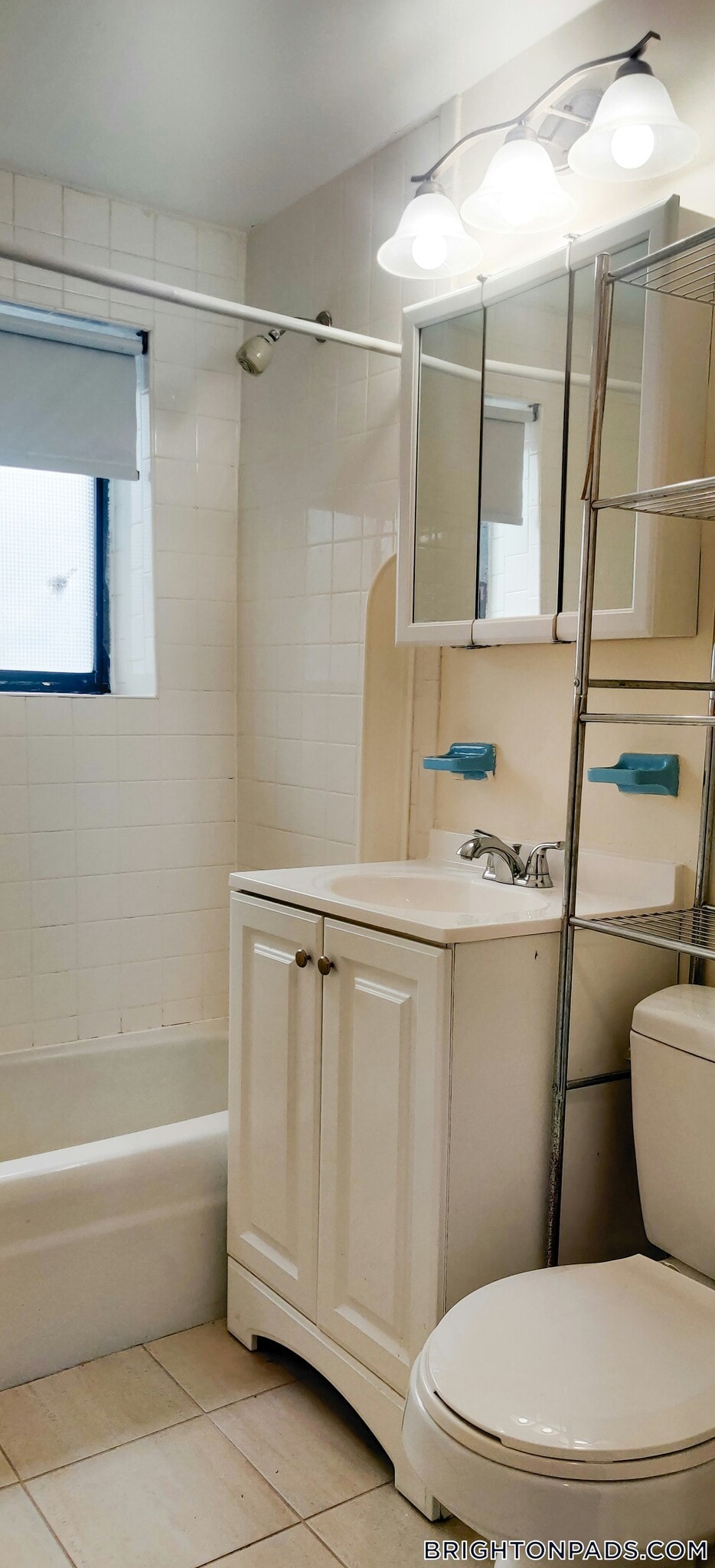 Building Photo - 122 Dustin St