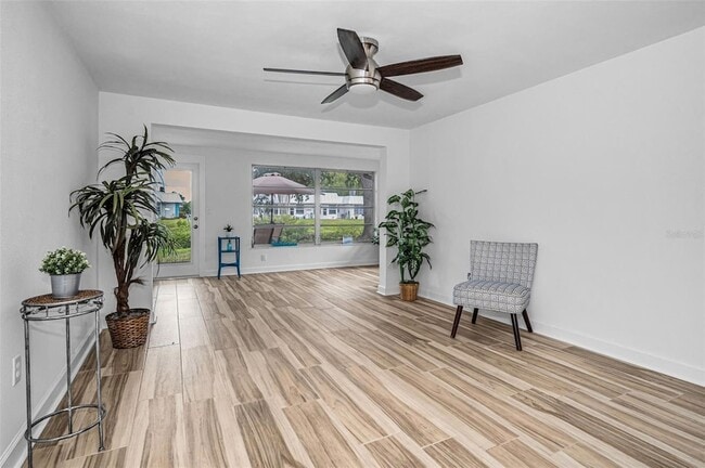 Building Photo - 4200 Hampton Dr